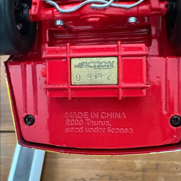 Nascar 1/24 Bill Elliott McDonald’s Action Elite - Picture 5 of 5